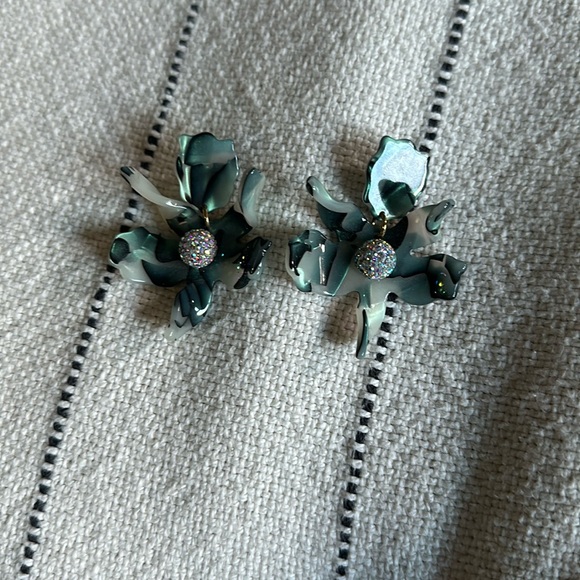 Lele Sadoughi Small Crystal Lily Earrings in Green Mother of Pearl - Picture 1 of 4